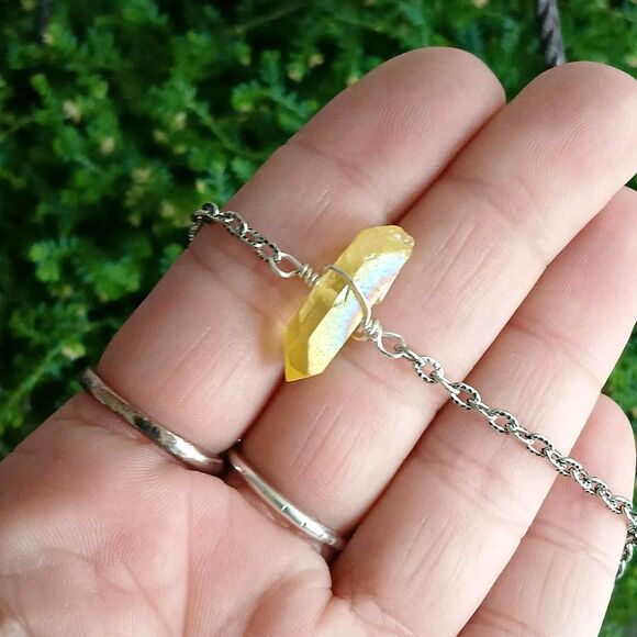 Dainty Aura Quartz Crystal Anklet Bracelet, Adjustable Gemstone Jewelry - Picture 2 of 3